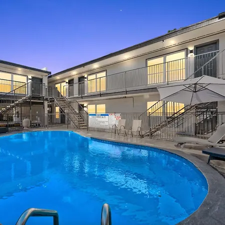 Modern Midtown Studio With Pool Access And Free Parking